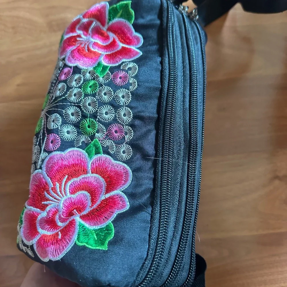 Unbranded Floral Embroidered Crossbody Bag Womens Small Black Boho Zip Purse
